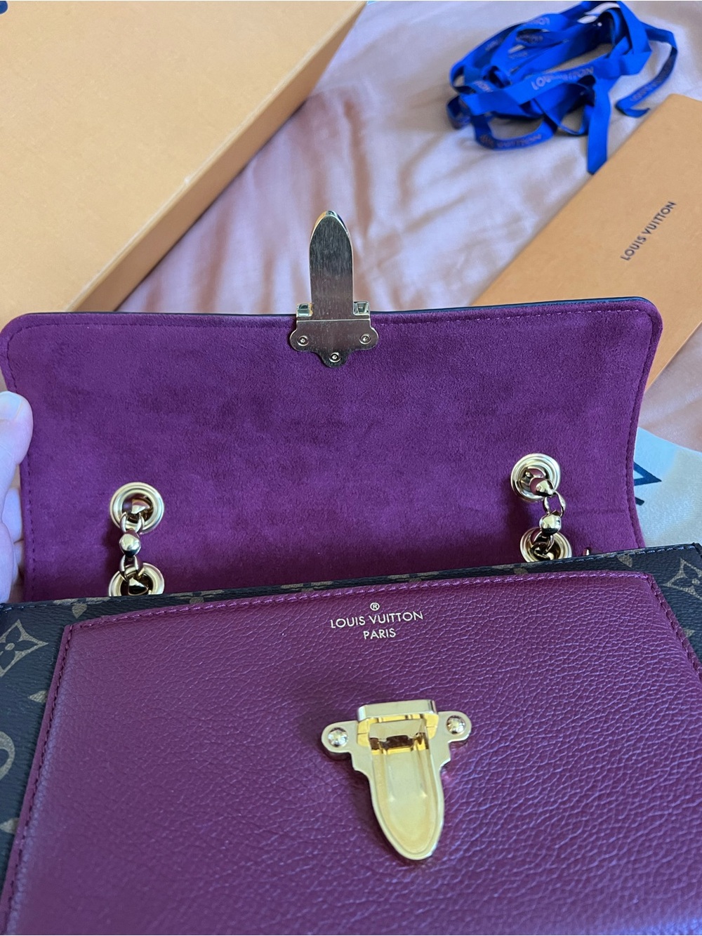 Louis Vuitton Monogram Shoulder Bag in Brown and Burgundy with Gold Hardware - Picture 8 of 13